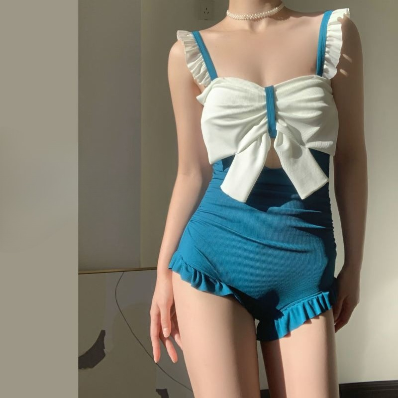 Costumes - Traje de Baño Elegante de Una